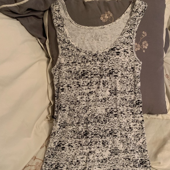 Workout/ hiking tank top - Picture 2 of 2